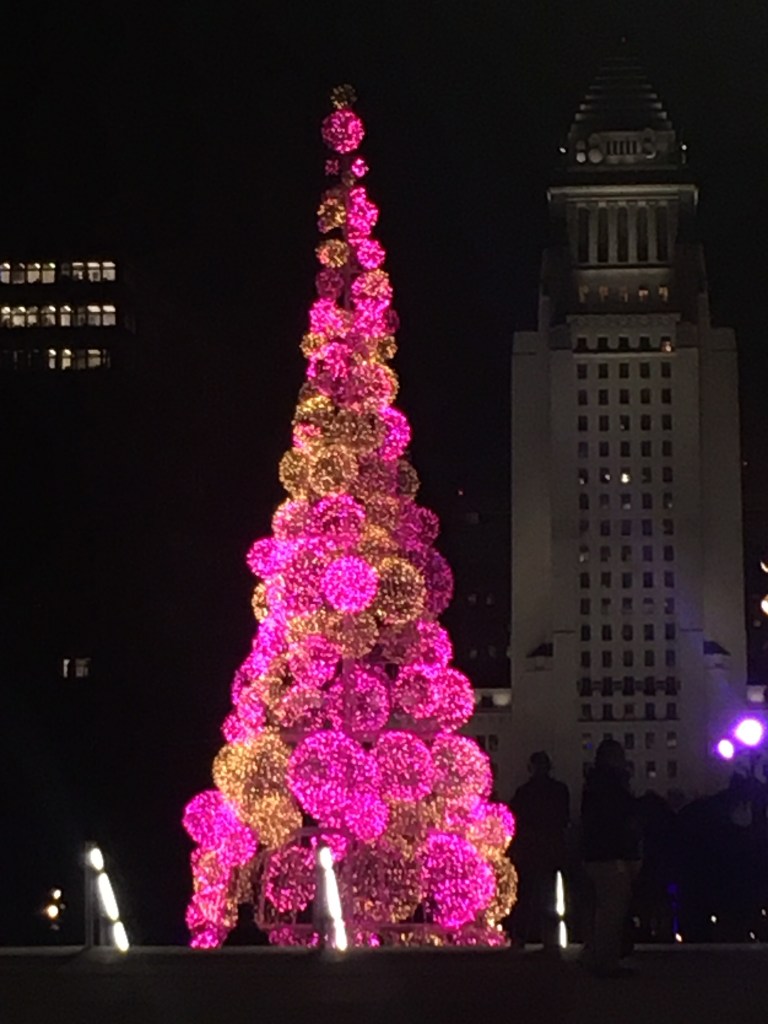 Sapin de boules lumineuses à DownTown Los Angeles